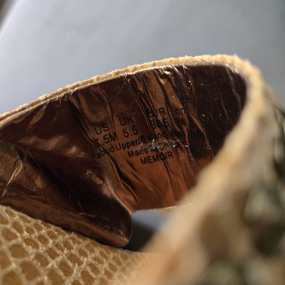 Carlos Santana Tan Snakeskin Sandals - Picture 5 of 5